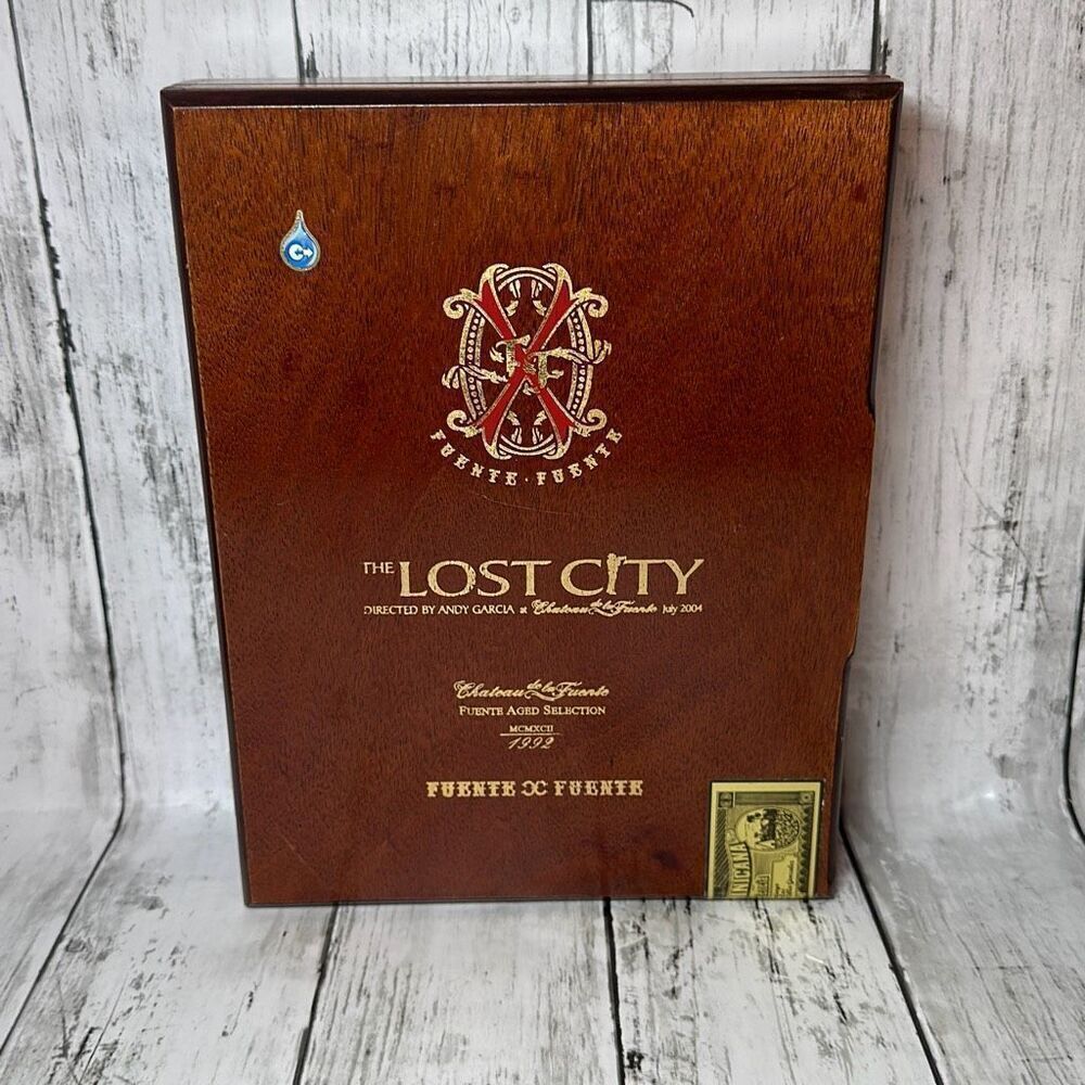 THE LOST CITY Cigar Box Empty Wooden Limited Edition 2011 Double Robusto Fuente‎
